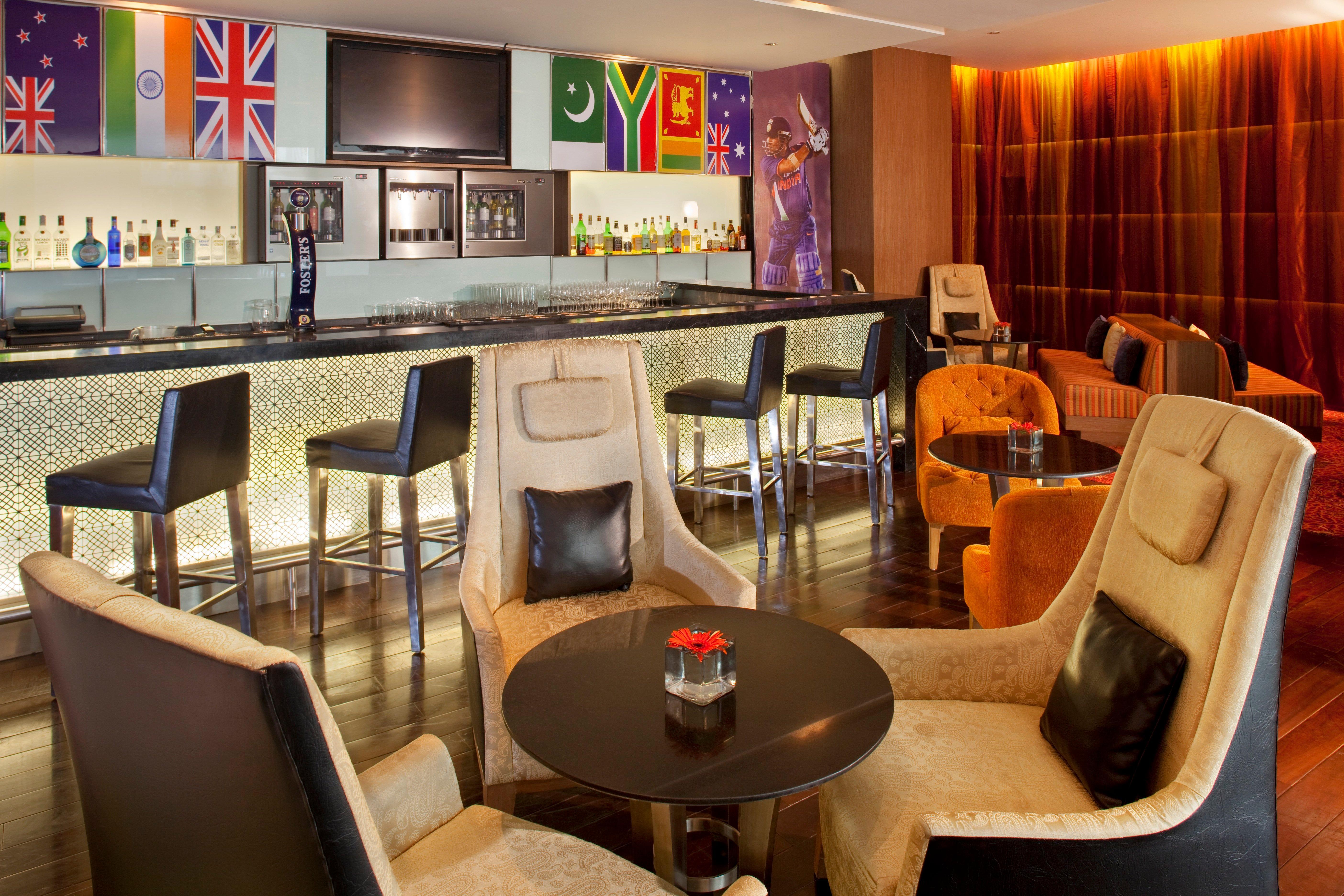 Holiday Inn Mumbai International Airport By Ihg Ngoại thất bức ảnh The bar at the lounge