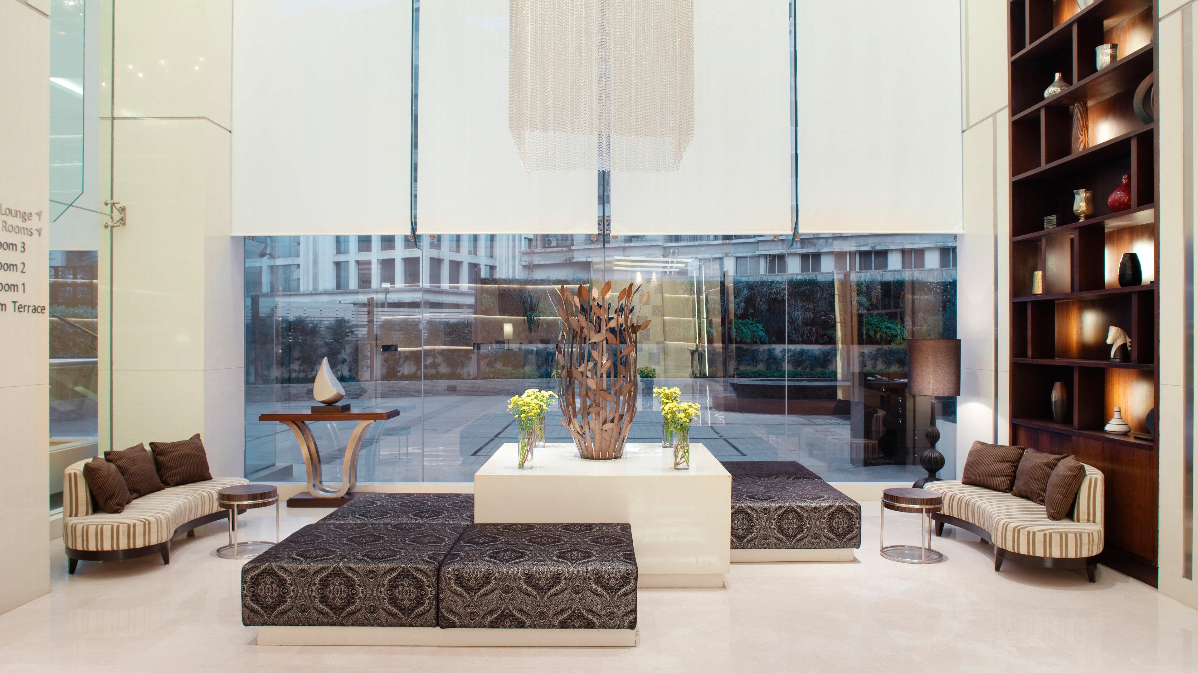 Holiday Inn Mumbai International Airport By Ihg Ngoại thất bức ảnh The lobby