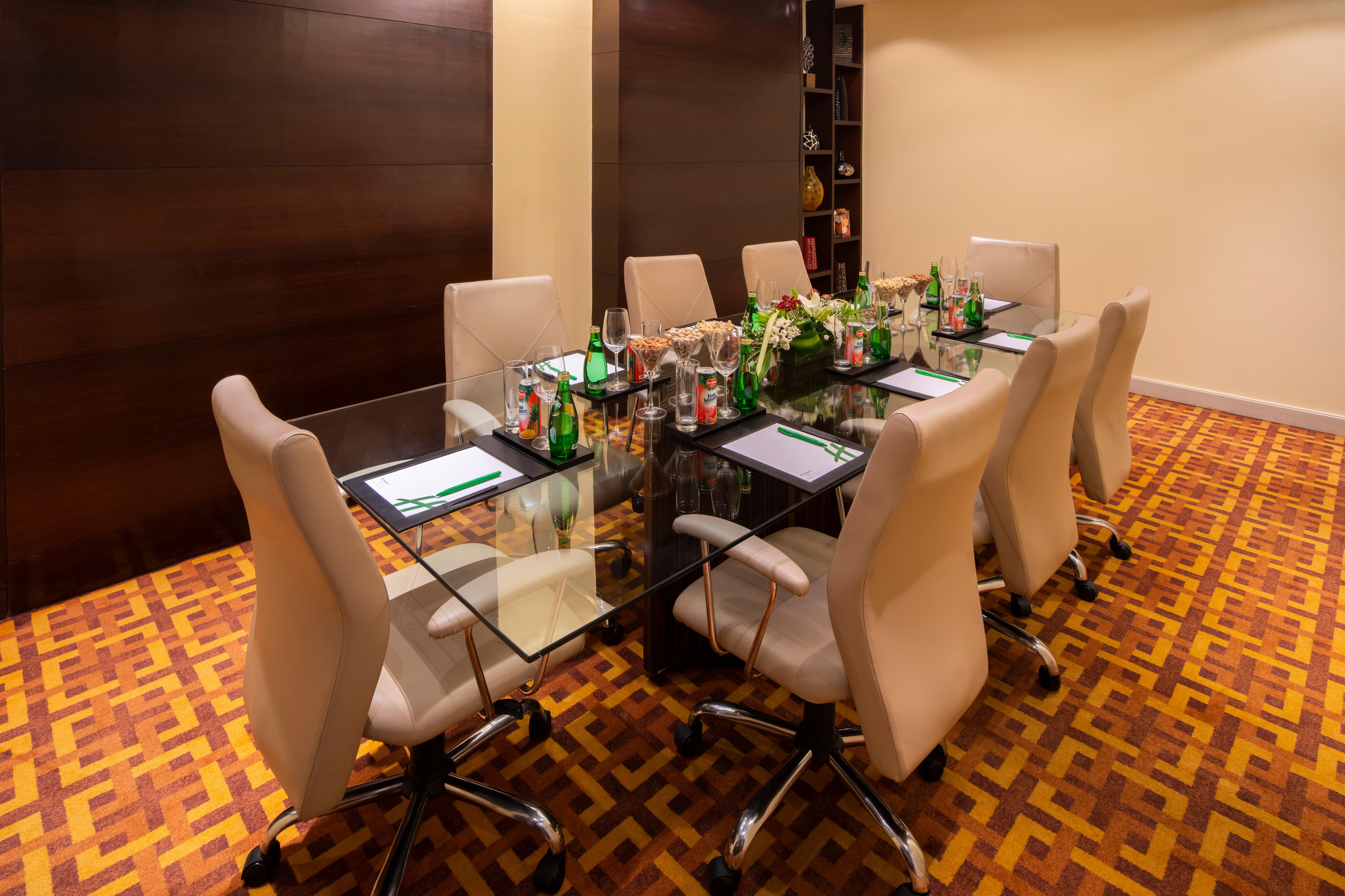 Holiday Inn Mumbai International Airport By Ihg Ngoại thất bức ảnh Meeting room at the hotel
