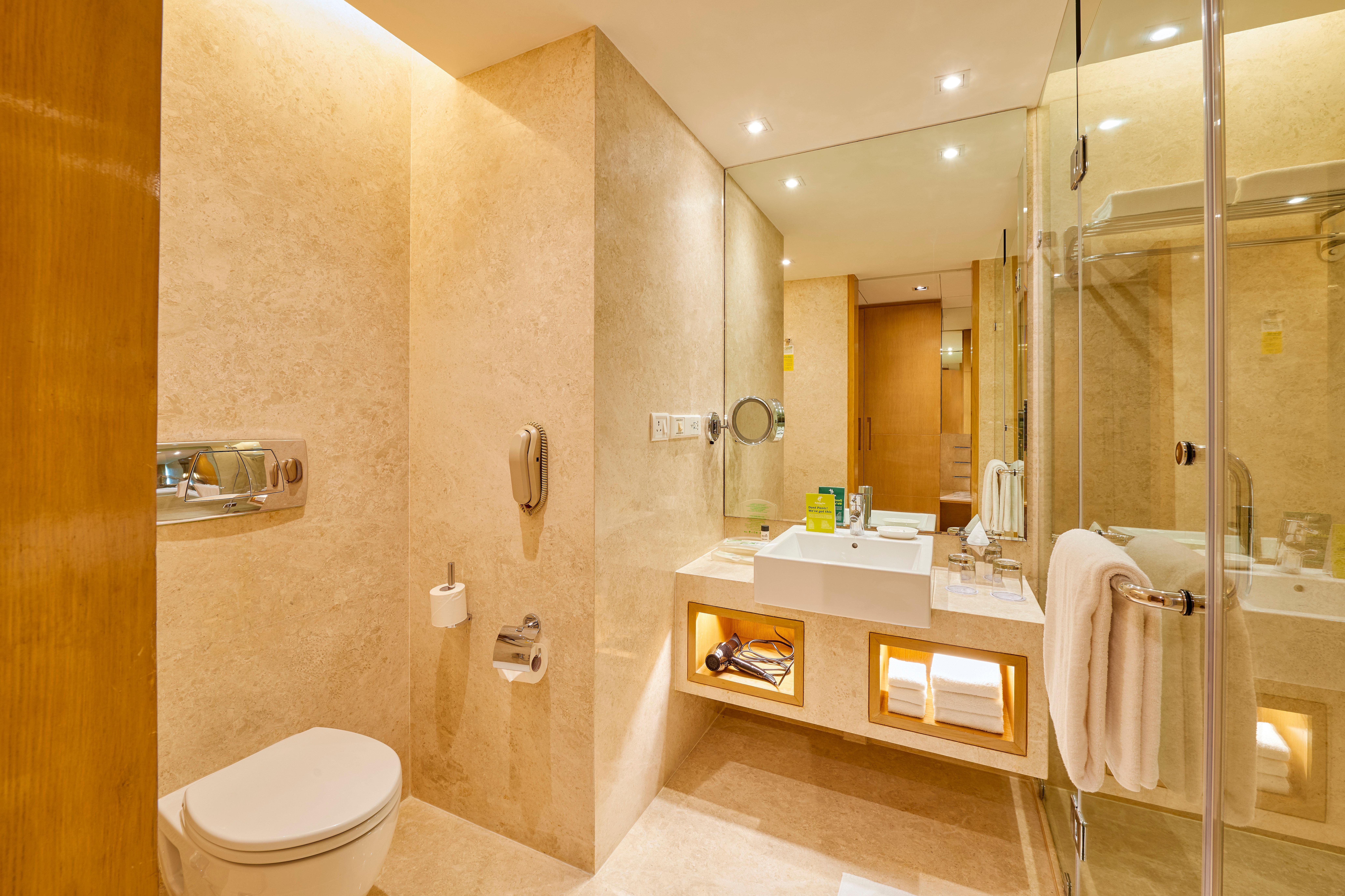 Holiday Inn Mumbai International Airport By Ihg Ngoại thất bức ảnh Bathroom