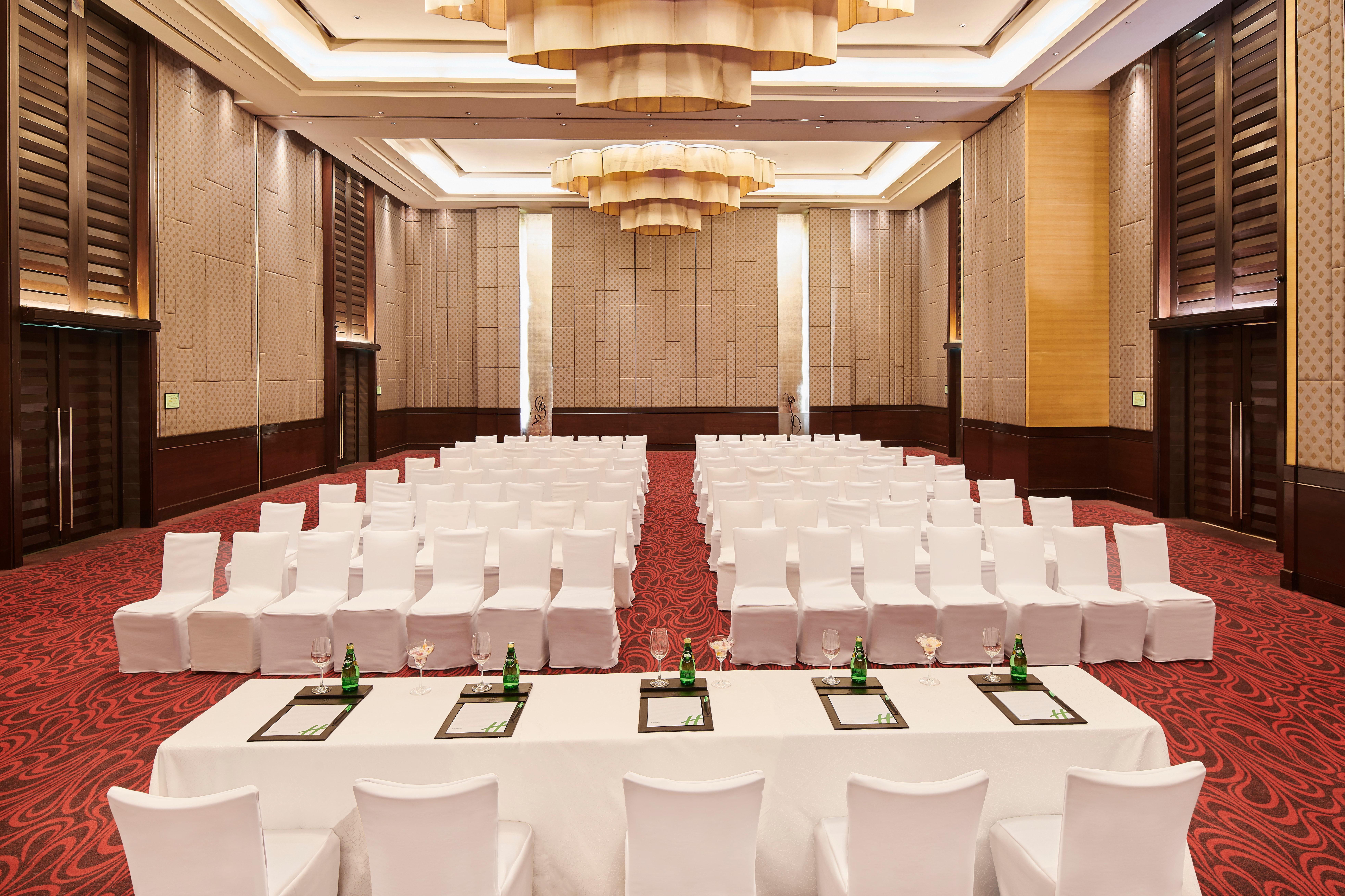 Holiday Inn Mumbai International Airport By Ihg Ngoại thất bức ảnh The Grand Ballroom