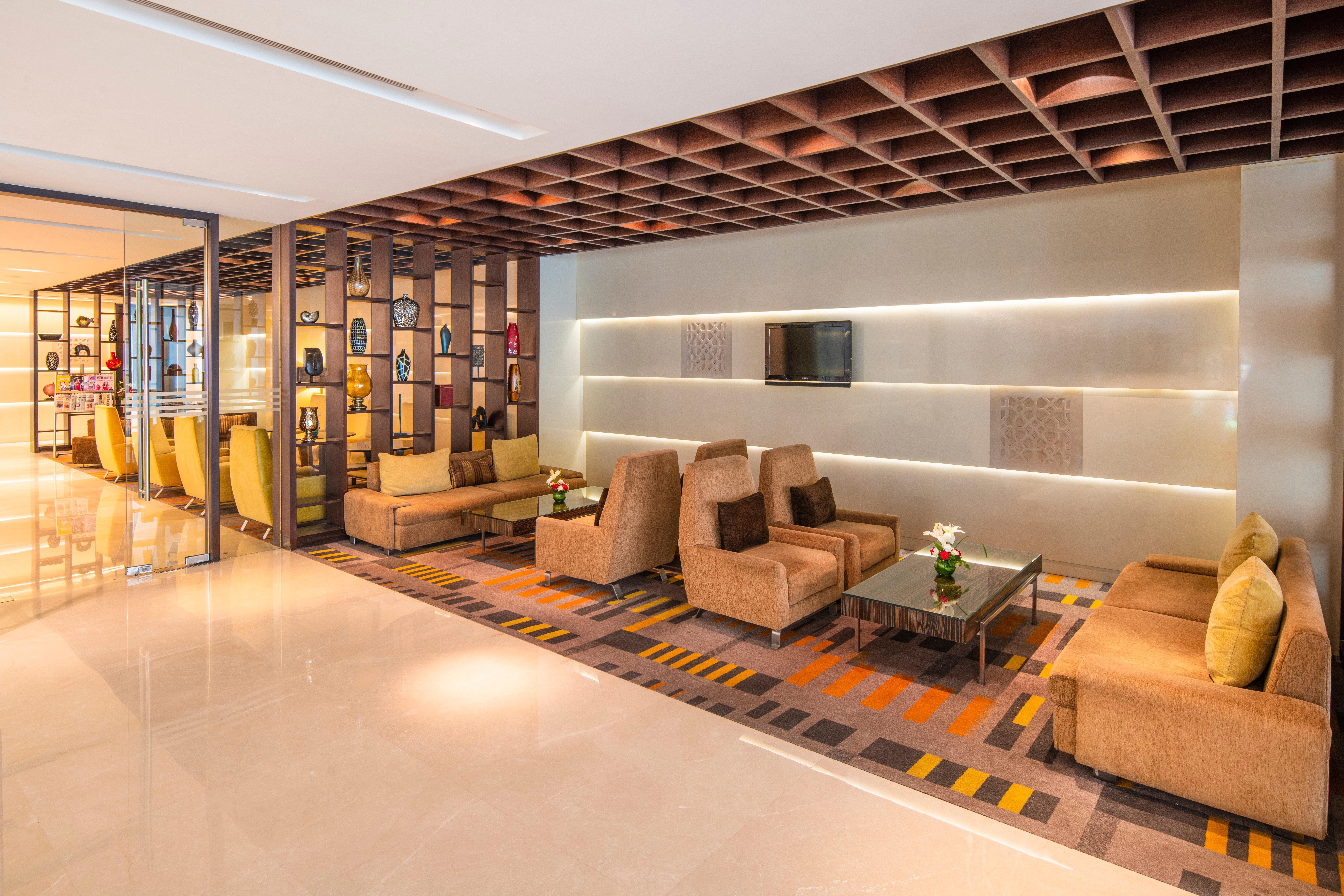 Holiday Inn Mumbai International Airport By Ihg Ngoại thất bức ảnh The lounge at the airport